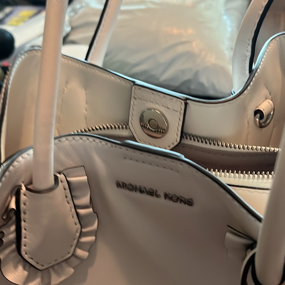 Michael Kors studio tote w dust bag and crossbody strap - Picture 3 of 10